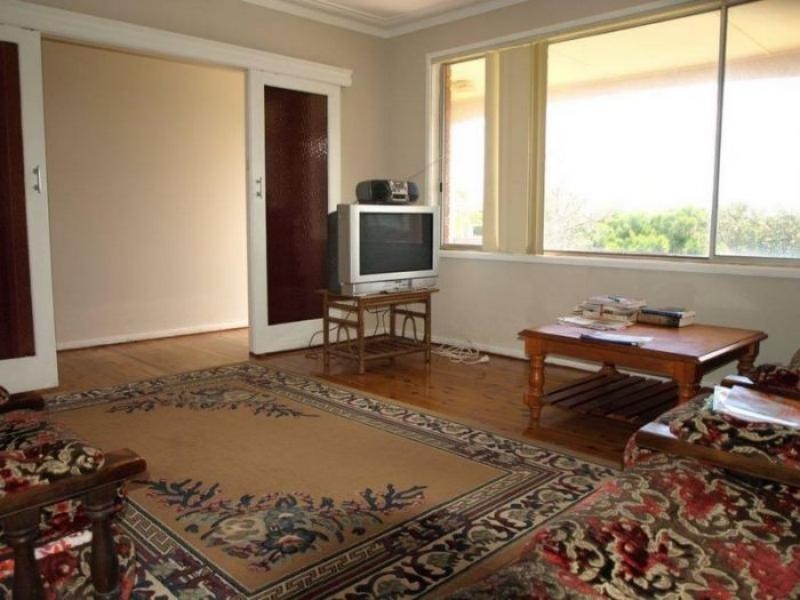 73 Nesca Pde, The Hill NSW 2300