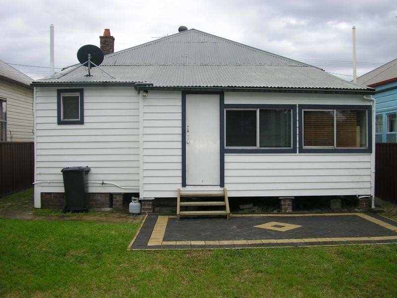 21 Macquarie  St, Mayfield NSW 2304