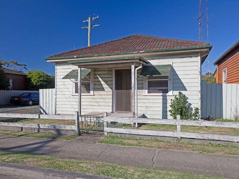 24 Roe St, Mayfield NSW 2304