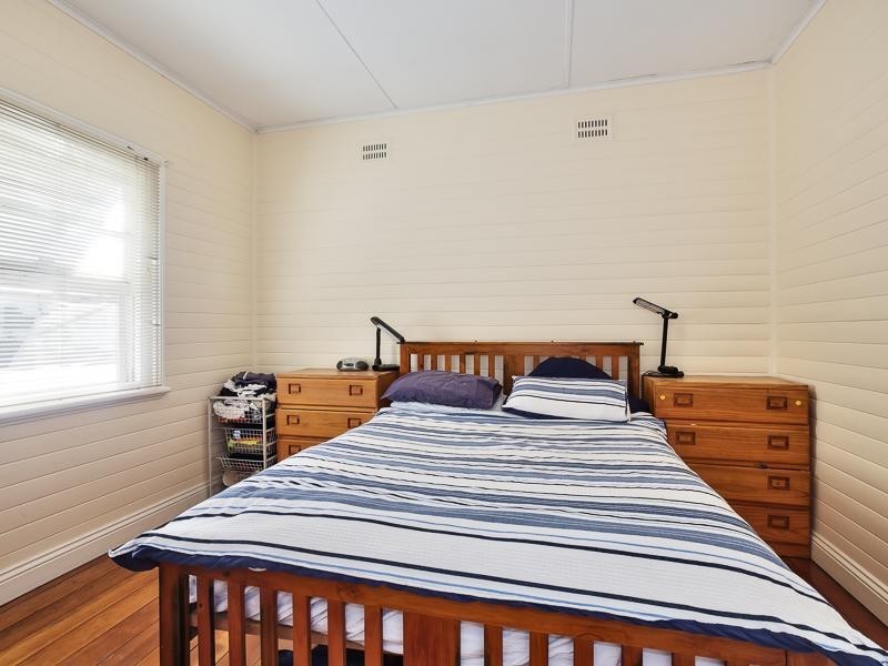 24 Roe St, Mayfield NSW 2304