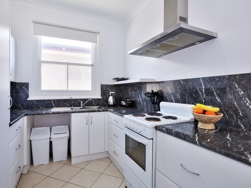 4 Sunderland St, Mayfield NSW 2304