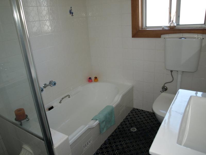 11 Clinton  Ave, Adamstown Heights NSW 2289