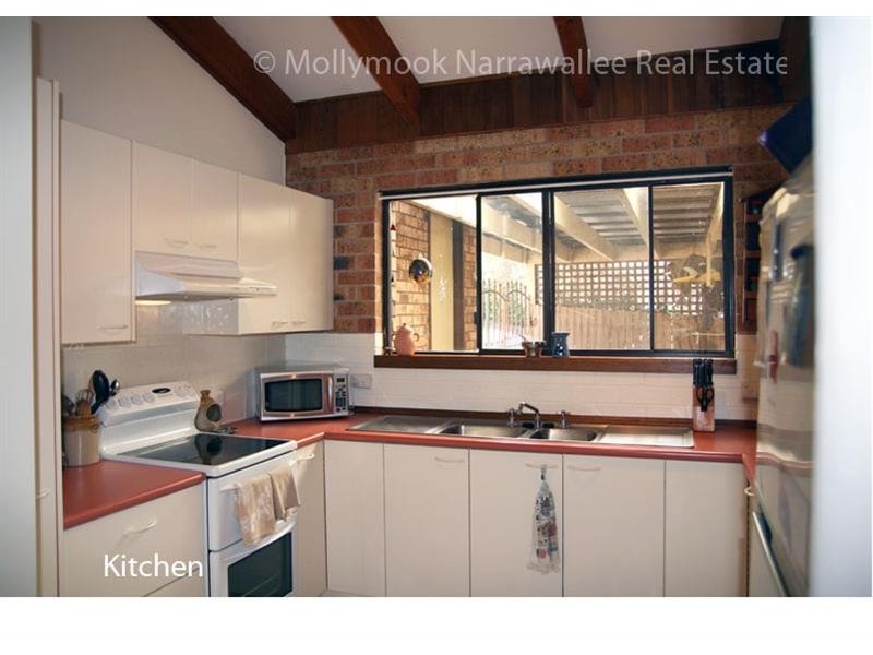 24 Parkview Pde, Mollymook Beach NSW 2539