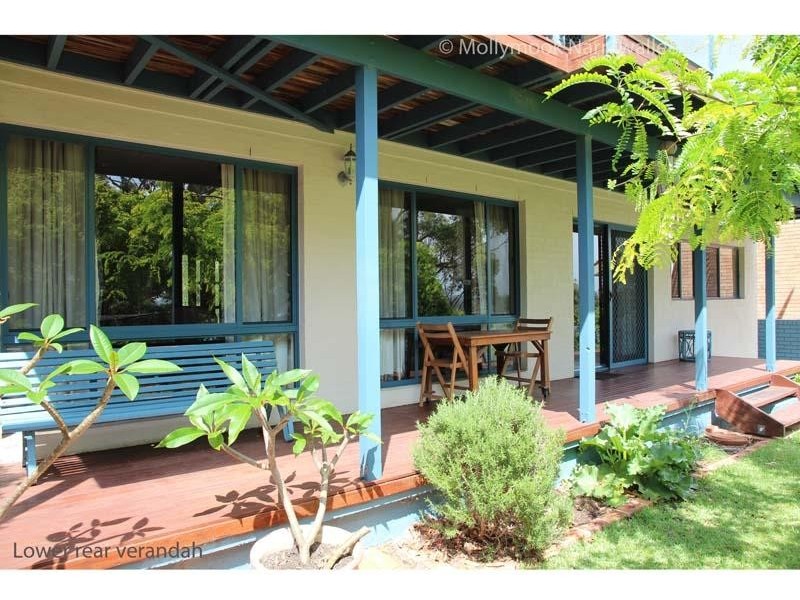 14 Tallwood Ave, Narrawallee NSW 2539