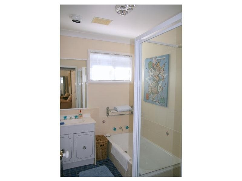 39 Ross Ave, Narrawallee NSW 2539