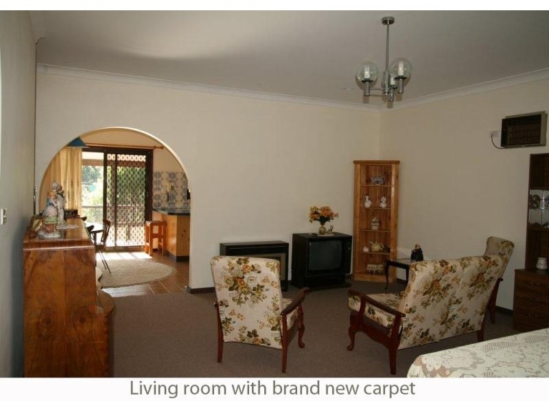 8 Rosella  Ave, Mollymook NSW 2539