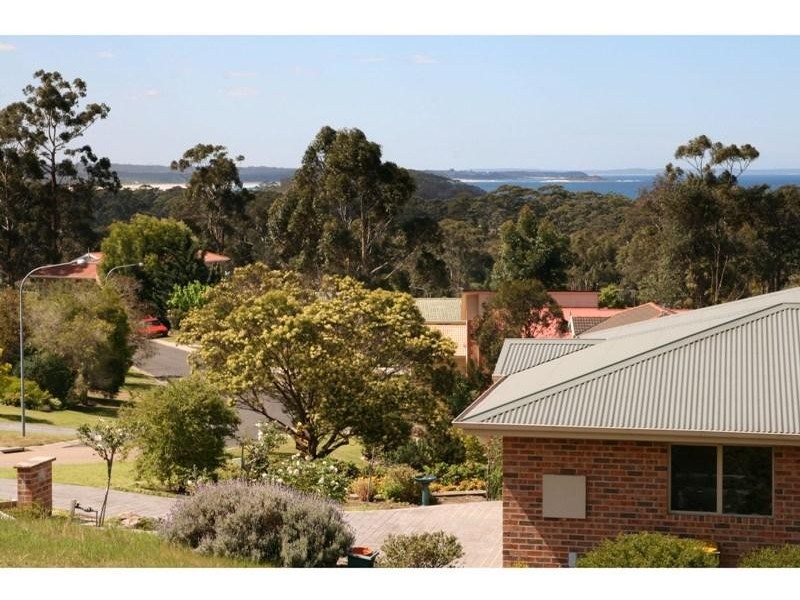 14 Seaspray St, Narrawallee NSW 2539