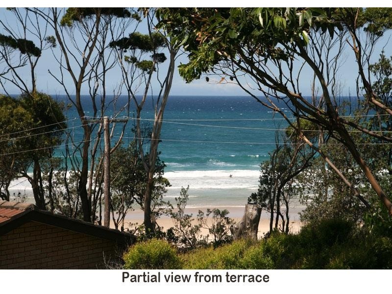 16 Booth Ave, Narrawallee NSW 2539