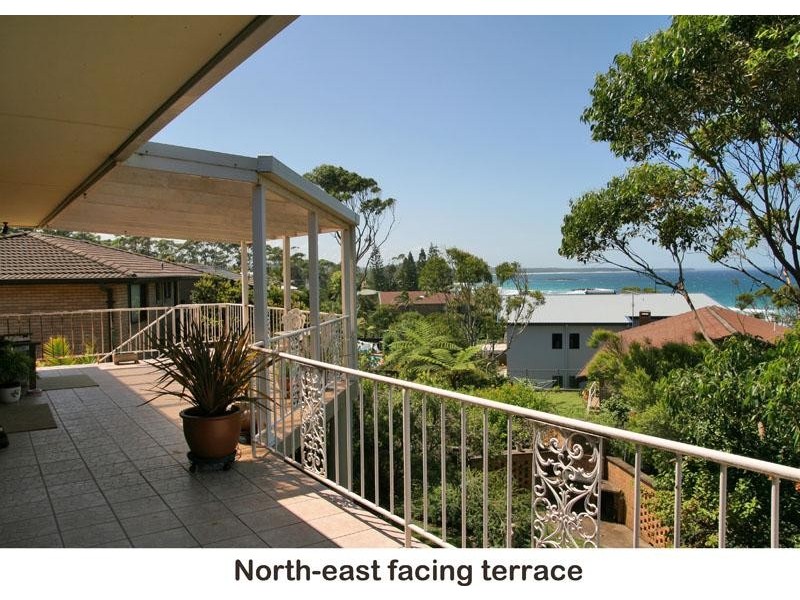 16 Booth Ave, Narrawallee NSW 2539