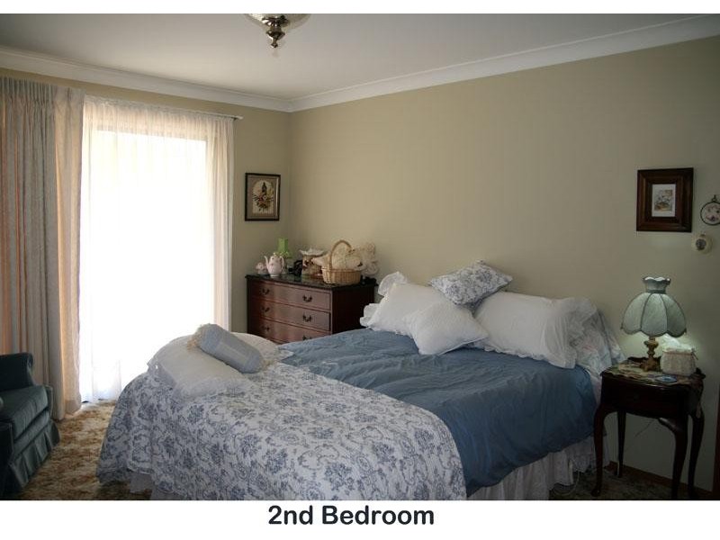 16 Booth Ave, Narrawallee NSW 2539