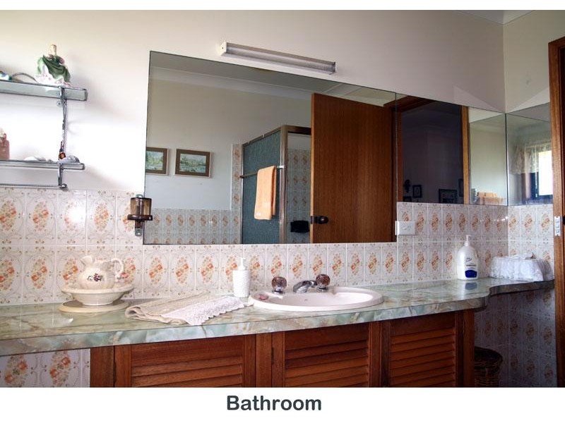 16 Booth Ave, Narrawallee NSW 2539