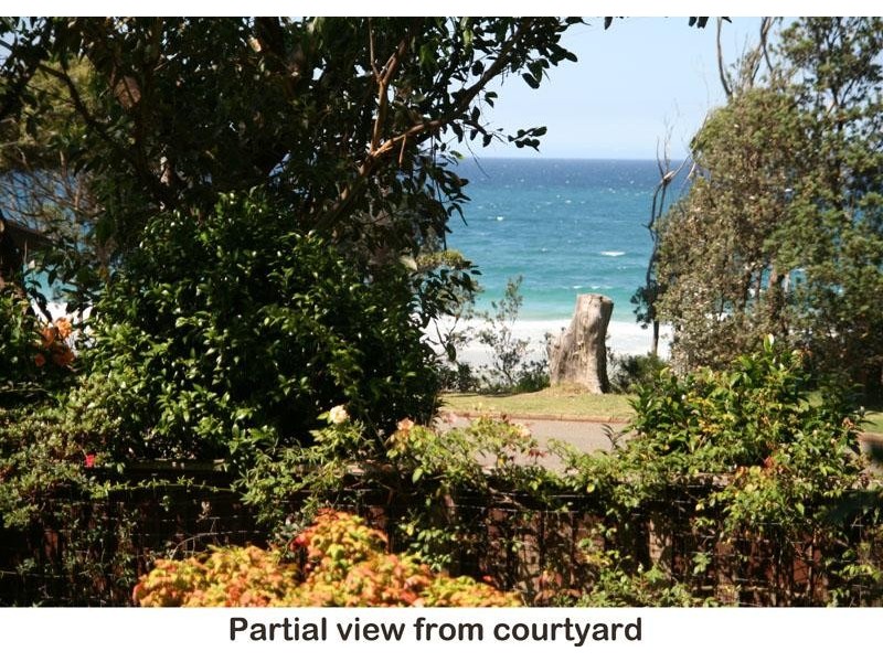 16 Booth Ave, Narrawallee NSW 2539