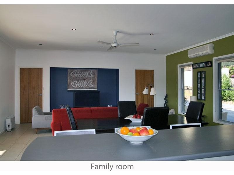 9 Clifford  Cl, Mollymook NSW 2539