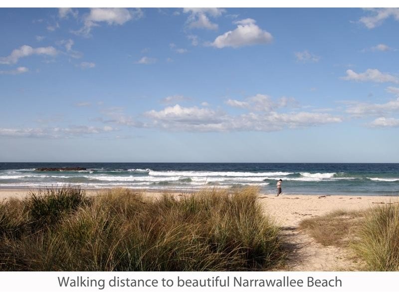 11 Blake Pl, Narrawallee NSW 2539