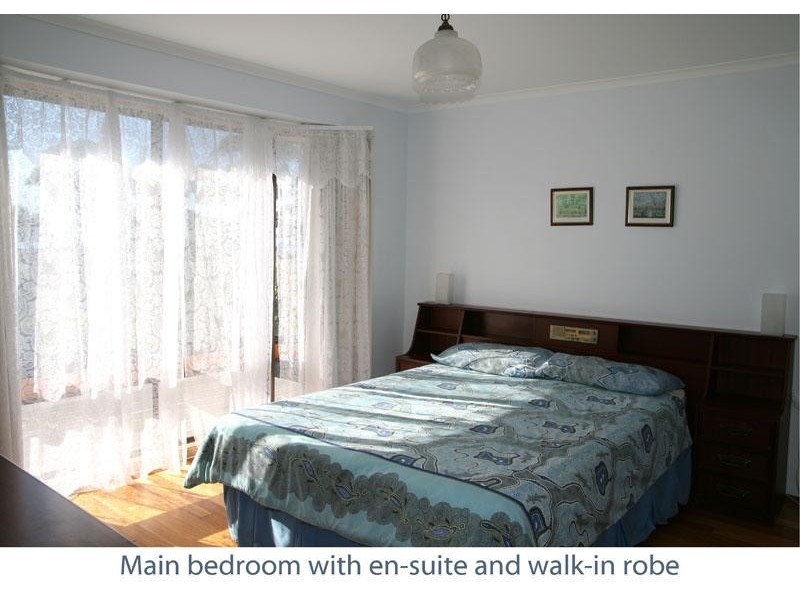 73 Bannister Head Rd, Mollymook NSW 2539