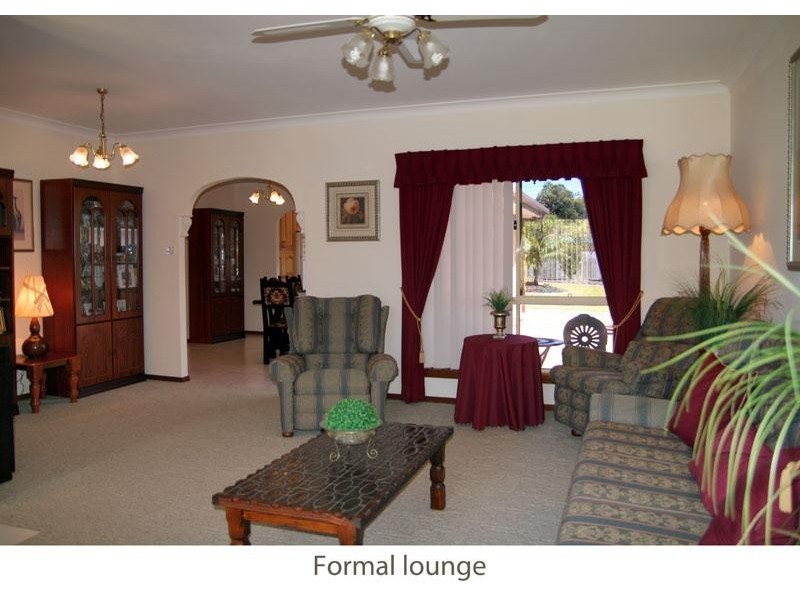 33 Leo Dr, Narrawallee NSW 2539