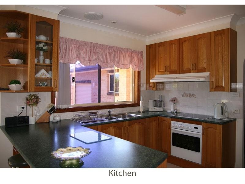 33 Leo Dr, Narrawallee NSW 2539