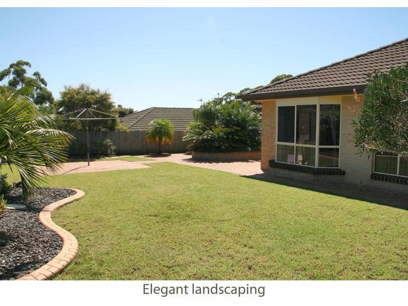 33 Leo Dr, Narrawallee NSW 2539