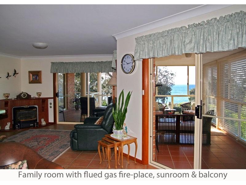 207 Mitchell Pde, Mollymook NSW 2539