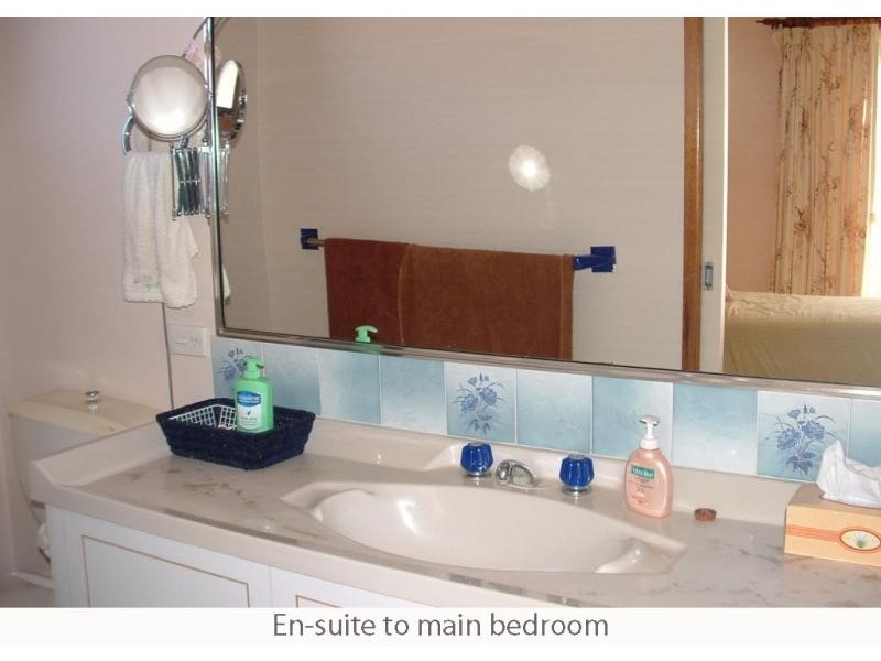 1 Taurus Spur, Narrawallee NSW 2539