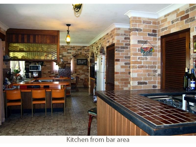 8 Manning Ave, Narrawallee NSW 2539