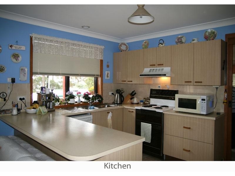 27 Tallwood Ave, Mollymook NSW 2539