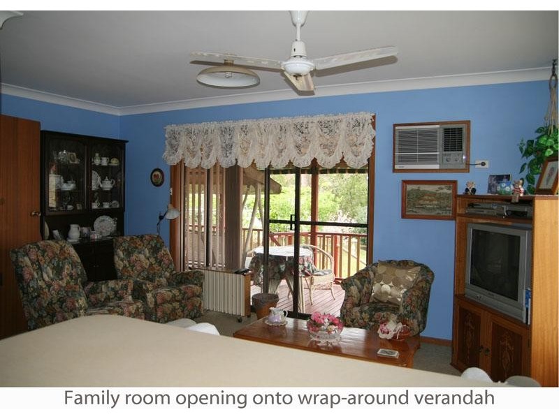 27 Tallwood Ave, Mollymook NSW 2539