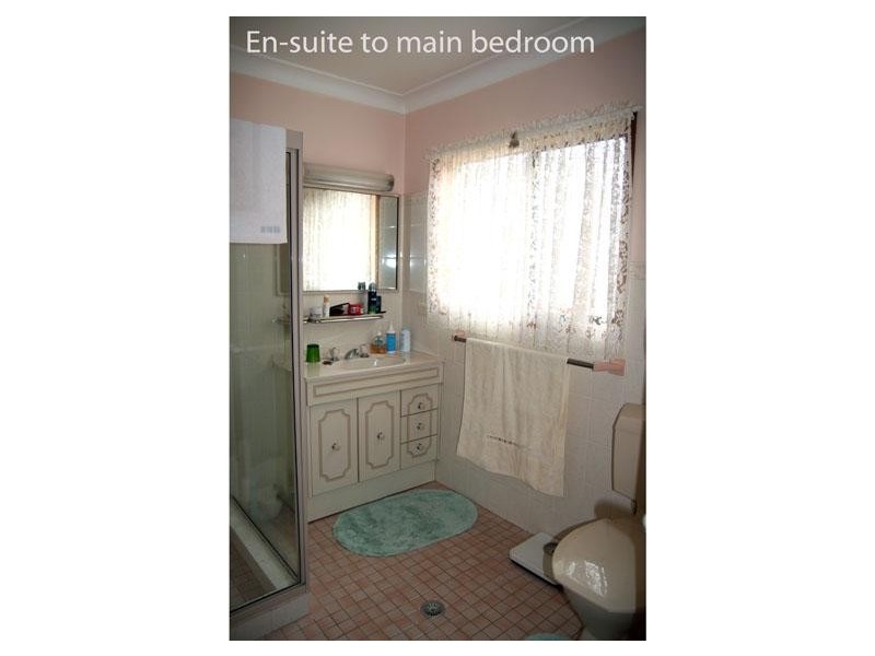 27 Tallwood Ave, Mollymook NSW 2539