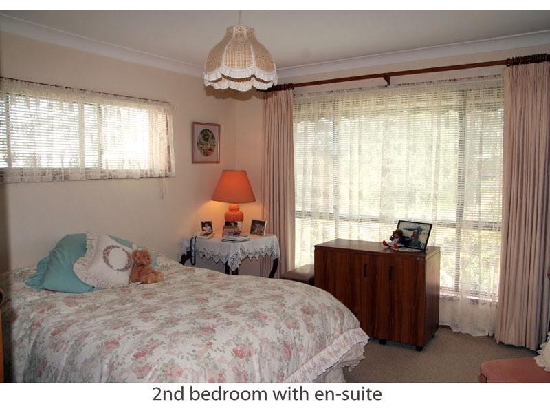 27 Tallwood Ave, Mollymook NSW 2539