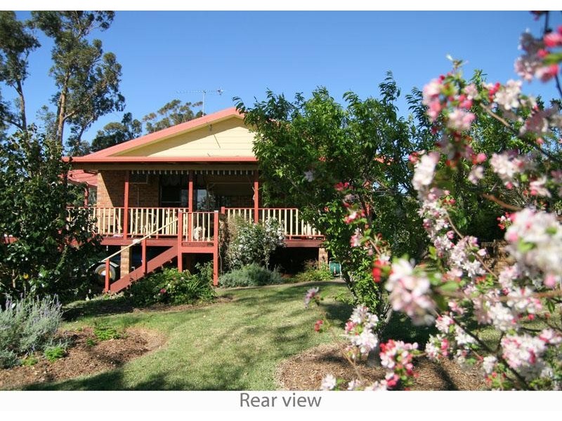 27 Tallwood Ave, Mollymook NSW 2539