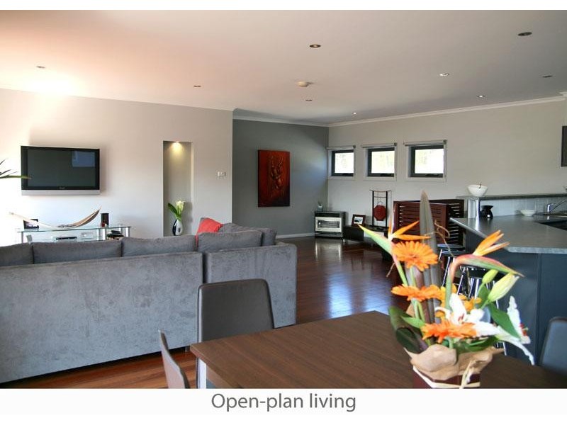 33 Springfield  Dr, Mollymook NSW 2539