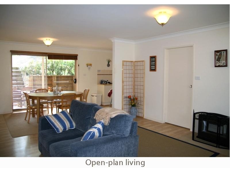 52 Valley Dr, Mollymook NSW 2539