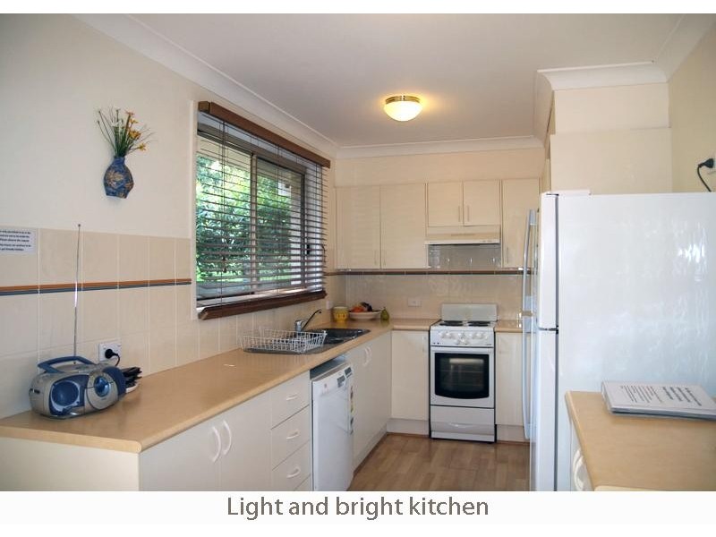 52 Valley Dr, Mollymook NSW 2539