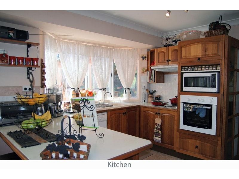 20 Valley Dr, Mollymook NSW 2539