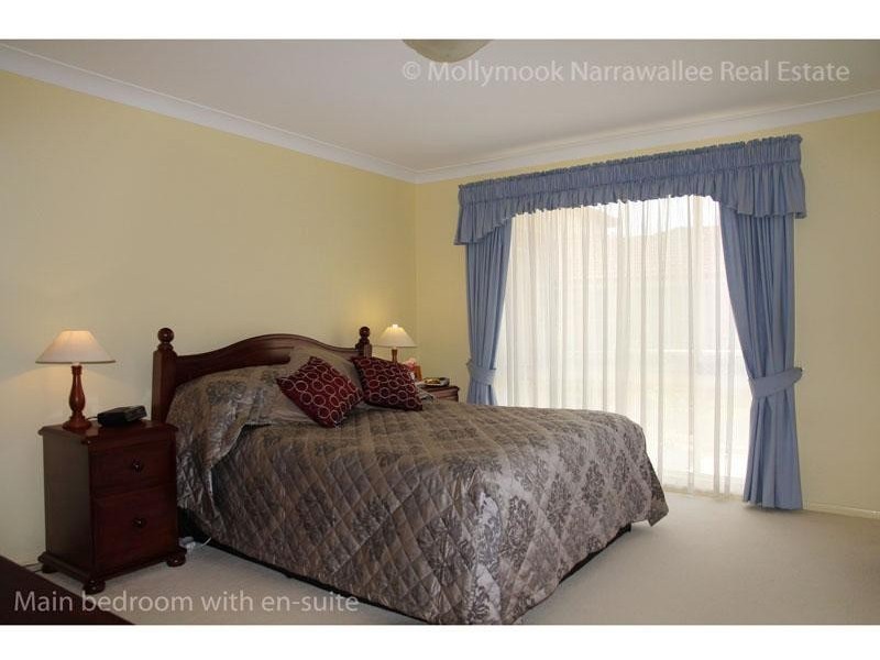 96 Leo Dr, Narrawallee NSW 2539