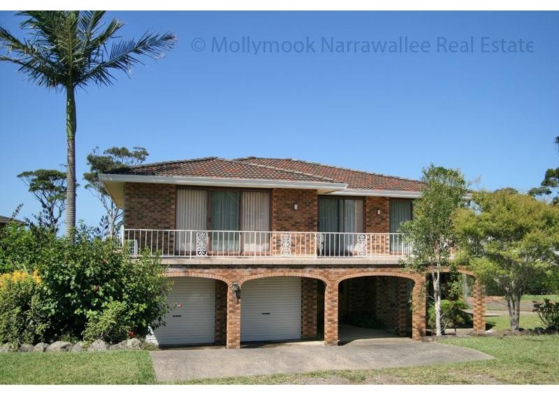 16 Booth  Ave, Narrawallee NSW 2539