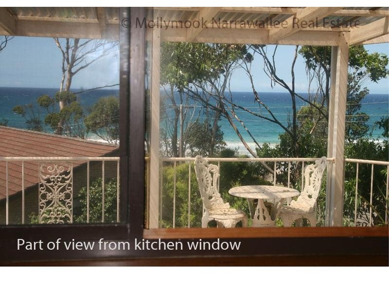 16 Booth  Ave, Narrawallee NSW 2539
