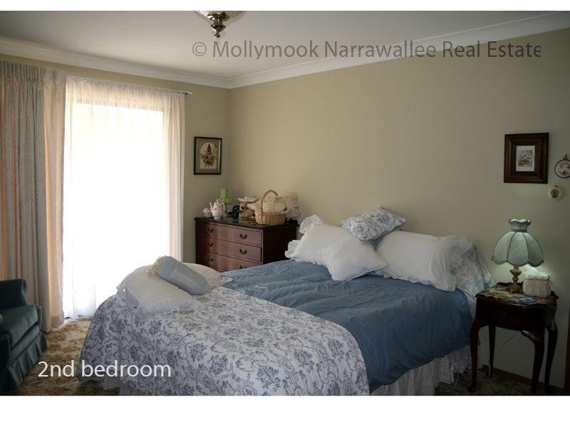 16 Booth  Ave, Narrawallee NSW 2539