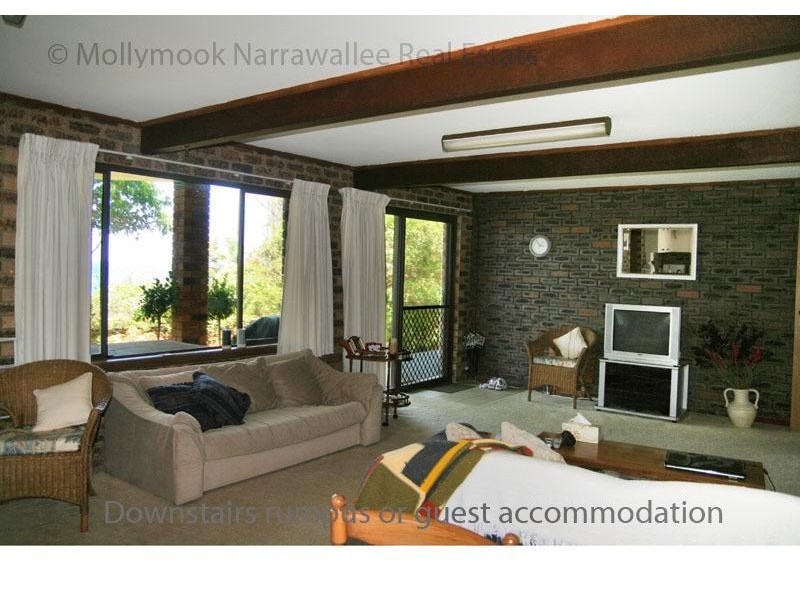16 Booth  Ave, Narrawallee NSW 2539