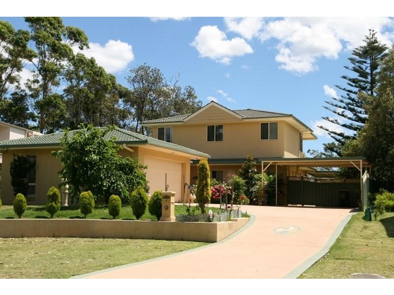 2 Macleay St, Narrawallee NSW 2539