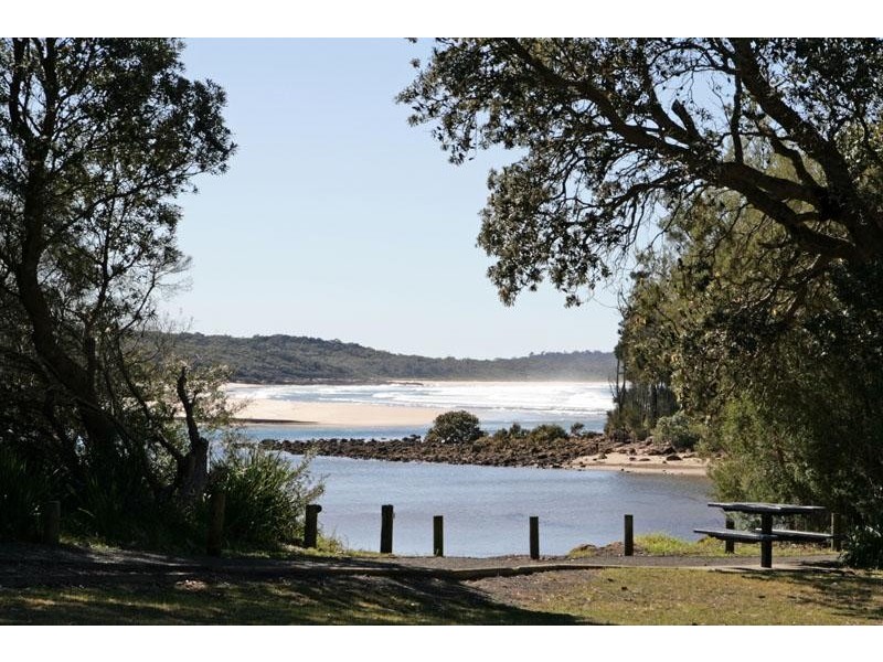 2 Macleay St, Narrawallee NSW 2539