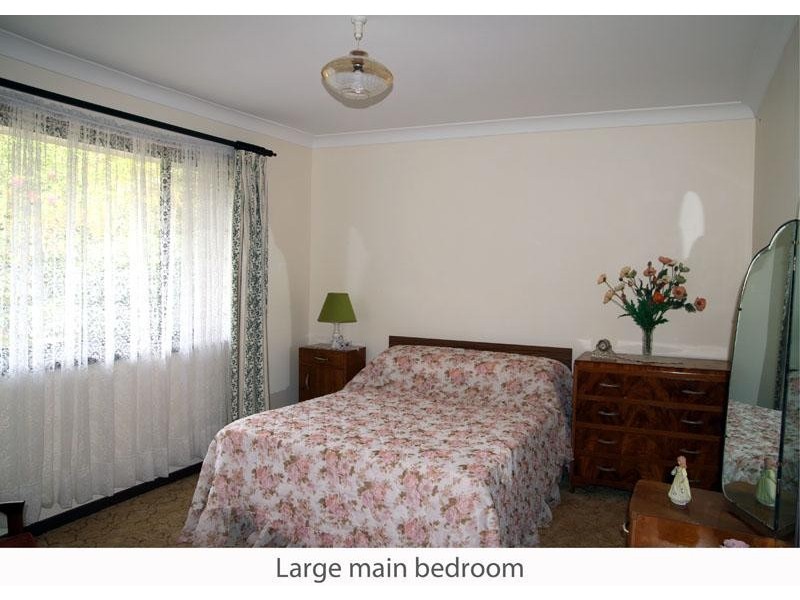 8 Rosella Ave, Mollymook NSW 2539