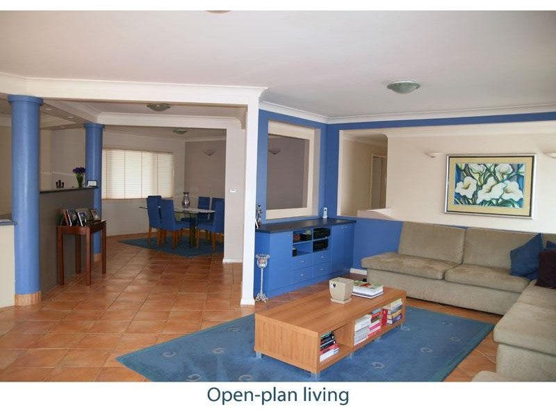 14 Macleay St, Narrawallee NSW 2539