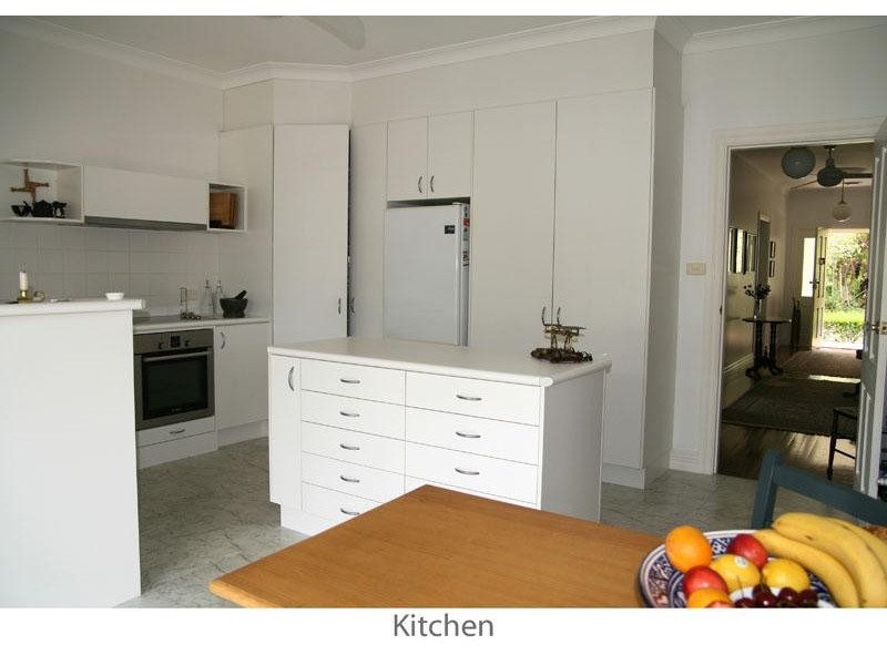 160 Leo Dr, Narrawallee NSW 2539