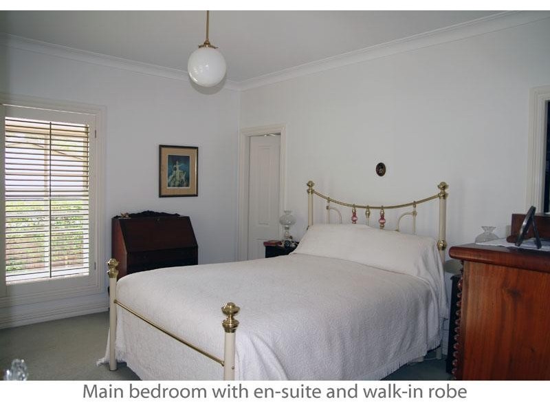 160 Leo Dr, Narrawallee NSW 2539