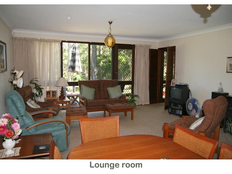 37 Clyde St, Mollymook NSW 2539