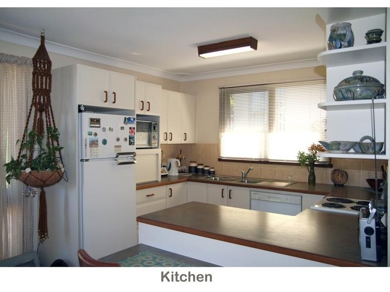 37 Clyde St, Mollymook NSW 2539