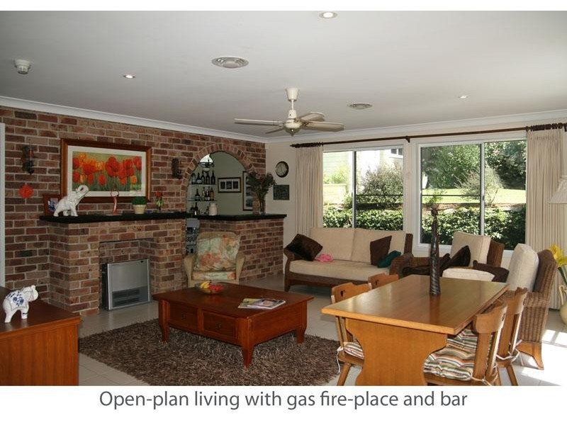 6 Driver Ave, Mollymook NSW 2539