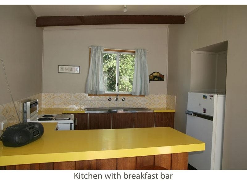 27 Ross Ave, Narrawallee NSW 2539