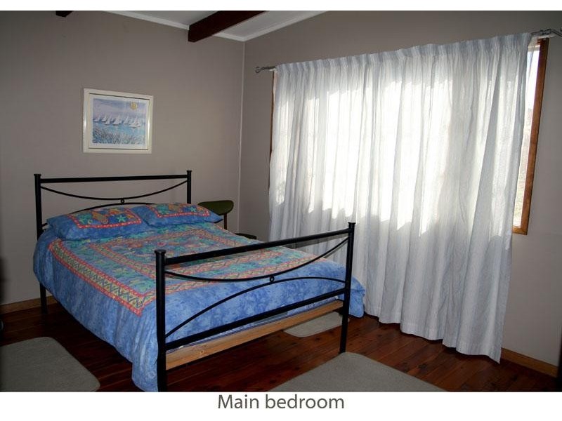 27 Ross Ave, Narrawallee NSW 2539
